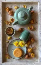 Zhou, Fangping: Golden Tea