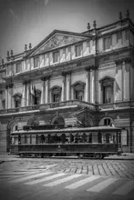 Viola, Melanie: MILAN Teatro alla Scala & Tram - monochrome